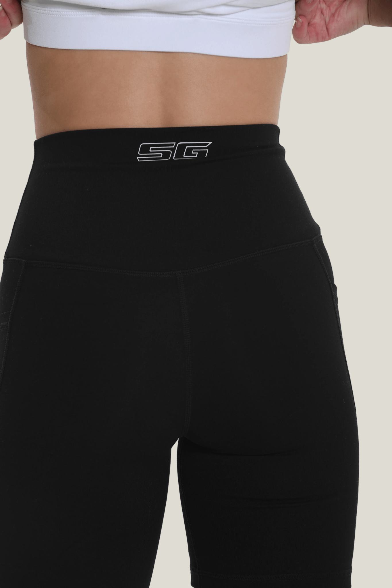 AURA FLEX SHORTS ONYX - SILVERGEAR